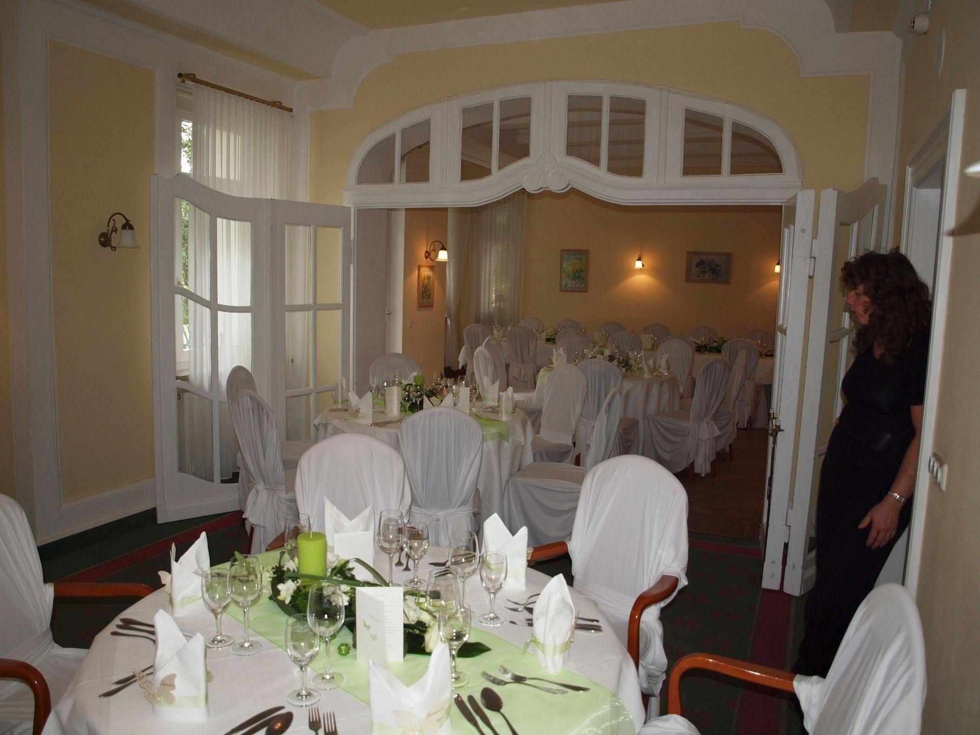 Hotel & Restaurant Bellevue Schmoelln Luaran gambar